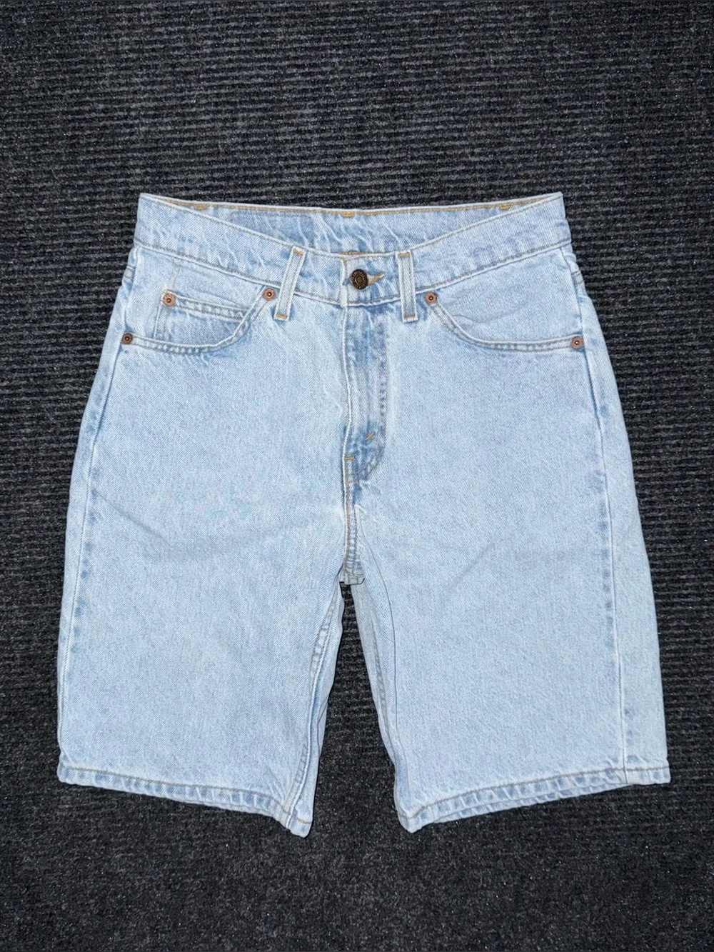 Vtg 90s Levi’s 550 Relaxed Orange Tab Denim Shorts Light Wash 27 (tag 29) Jorts